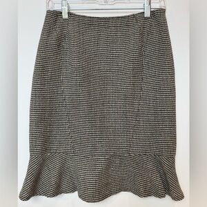 Carlisle Houndstooth Wool & Silk Blend Skirt 
Size 6